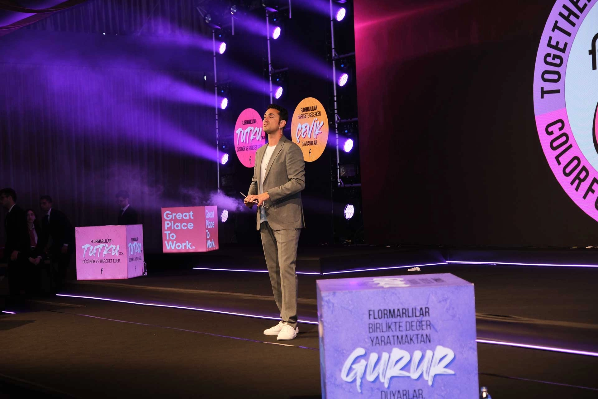 Mert Palavaroğlu Sahne 21 — Kurumsal Etkinlik Sunucusu, Showman