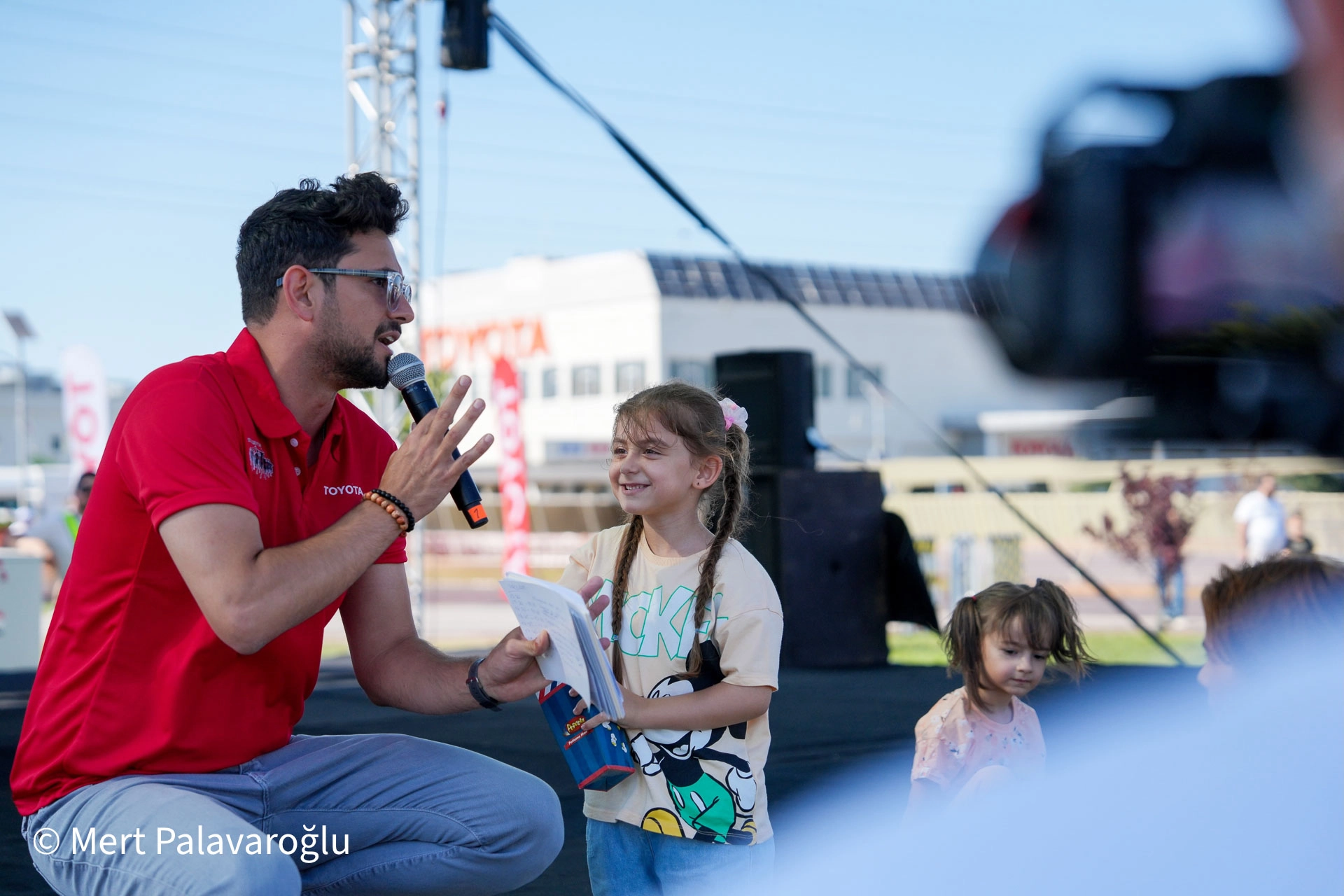 Mert Palavaroğlu Sahne 28 — Kurumsal Etkinlik Sunucusu, Showman